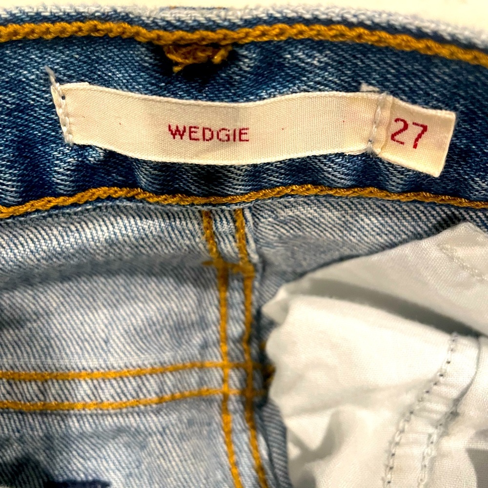 Levi’s - Picture 2 of 3